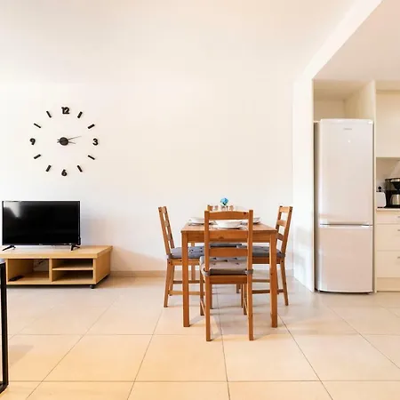 Sant Marti Apartment *