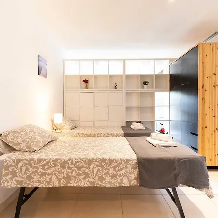 Sant Marti Apartment *
